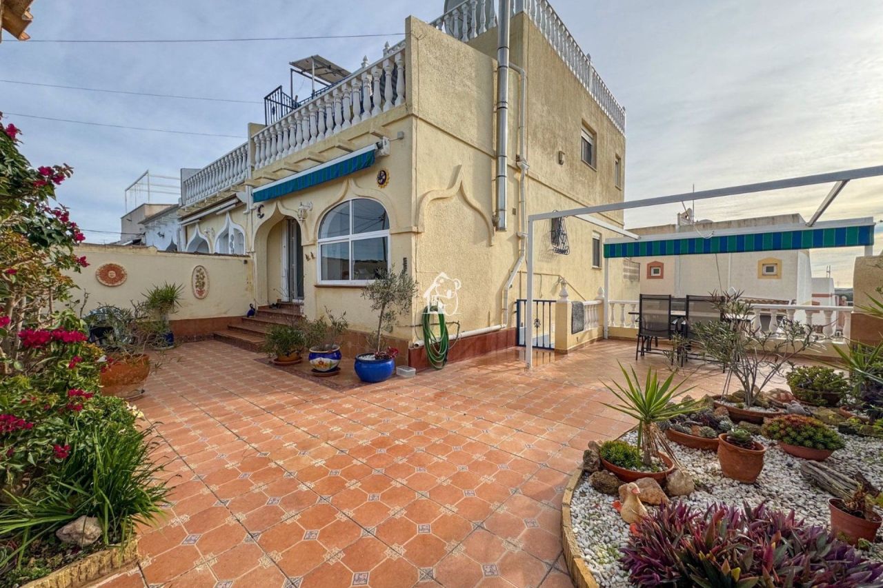 Дом в Сан-Мигель де Салинас, Испания, 105 м² - фото 1