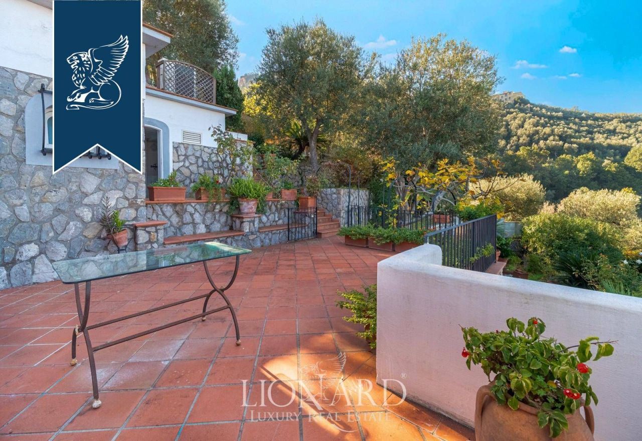 Вилла в Неаполе, Италия, 350 м² - фото 6