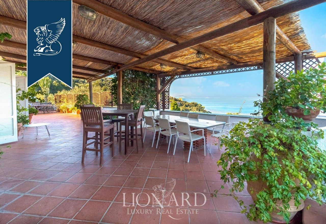 Вилла в Неаполе, Италия, 350 м² - фото 9