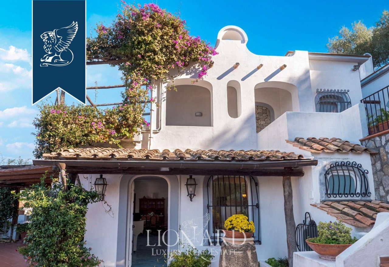 Вилла в Неаполе, Италия, 350 м² - фото 11