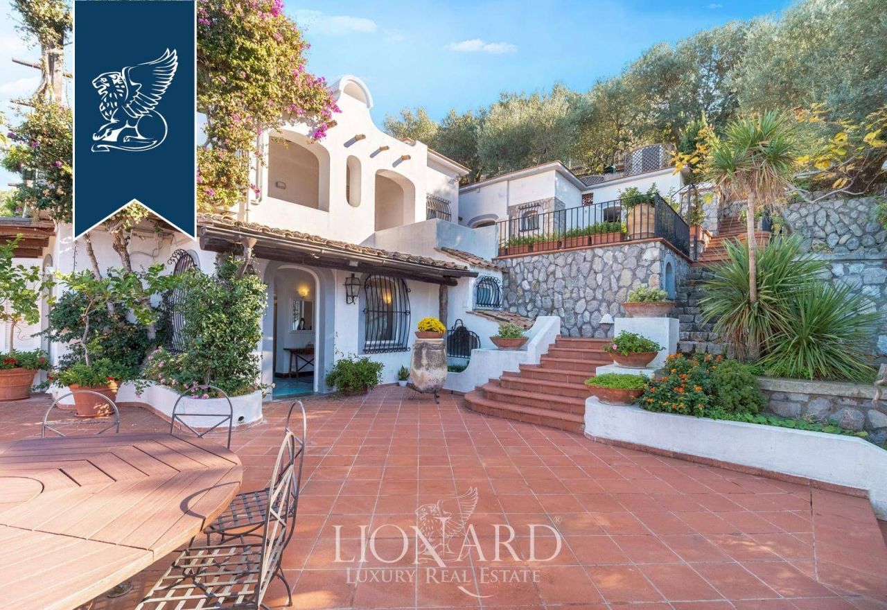 Вилла в Неаполе, Италия, 350 м² - фото 13