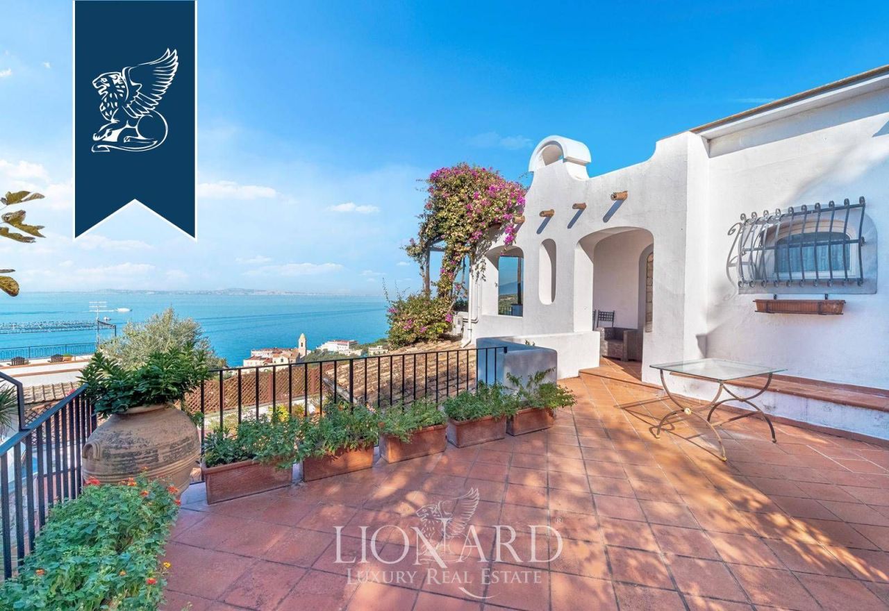 Вилла в Неаполе, Италия, 350 м² - фото 14