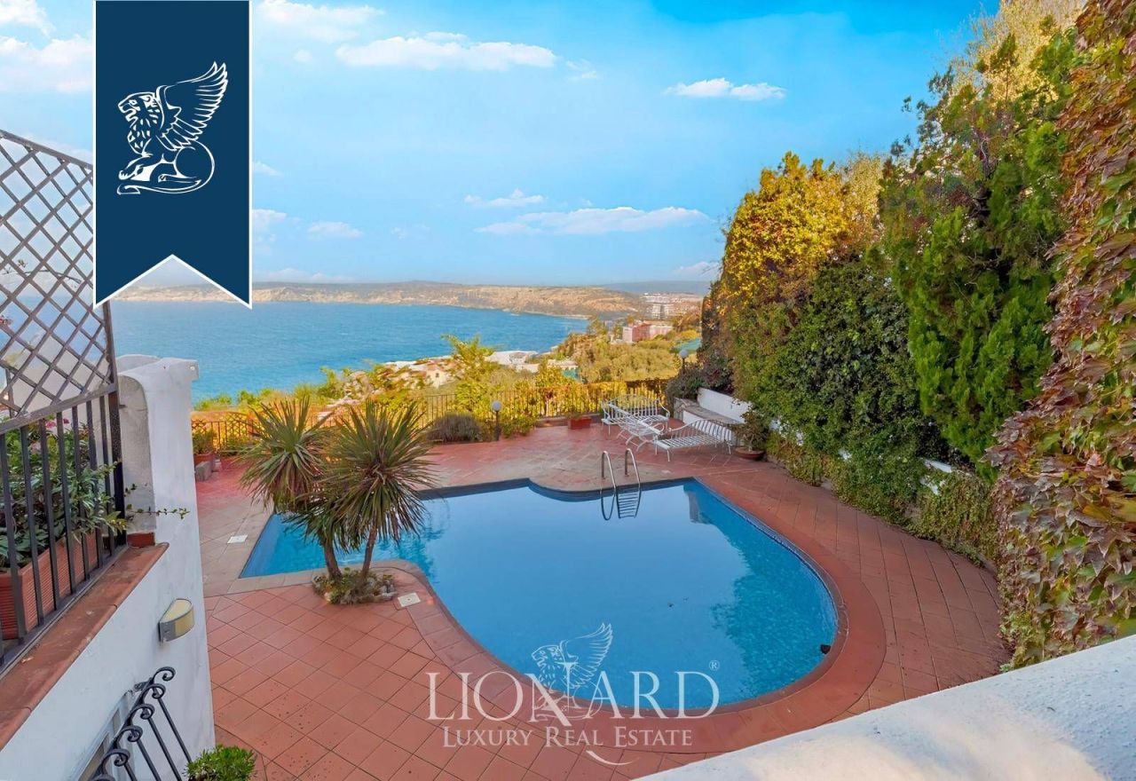 Вилла в Неаполе, Италия, 350 м² - фото 15