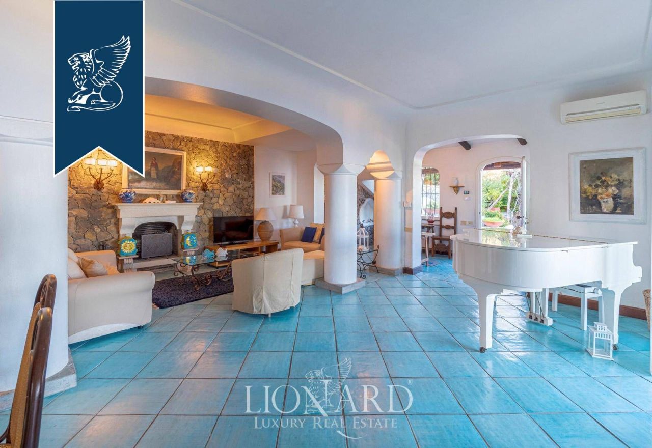 Вилла в Неаполе, Италия, 350 м² - фото 17