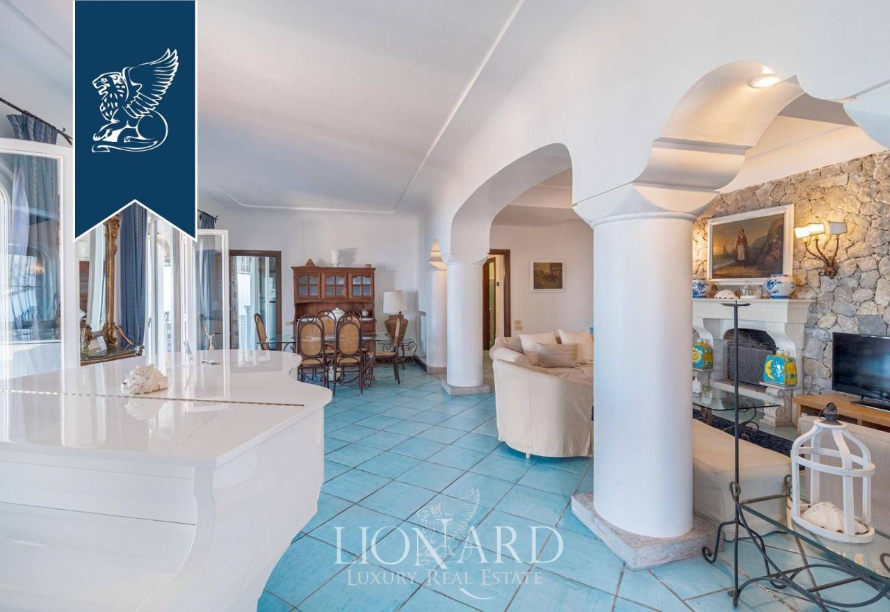 Вилла в Неаполе, Италия, 350 м² - фото 18