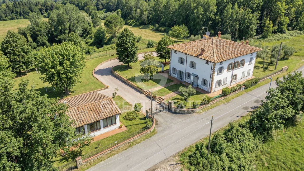 Дом в Ареццо, Италия, 534 м² - фото 8