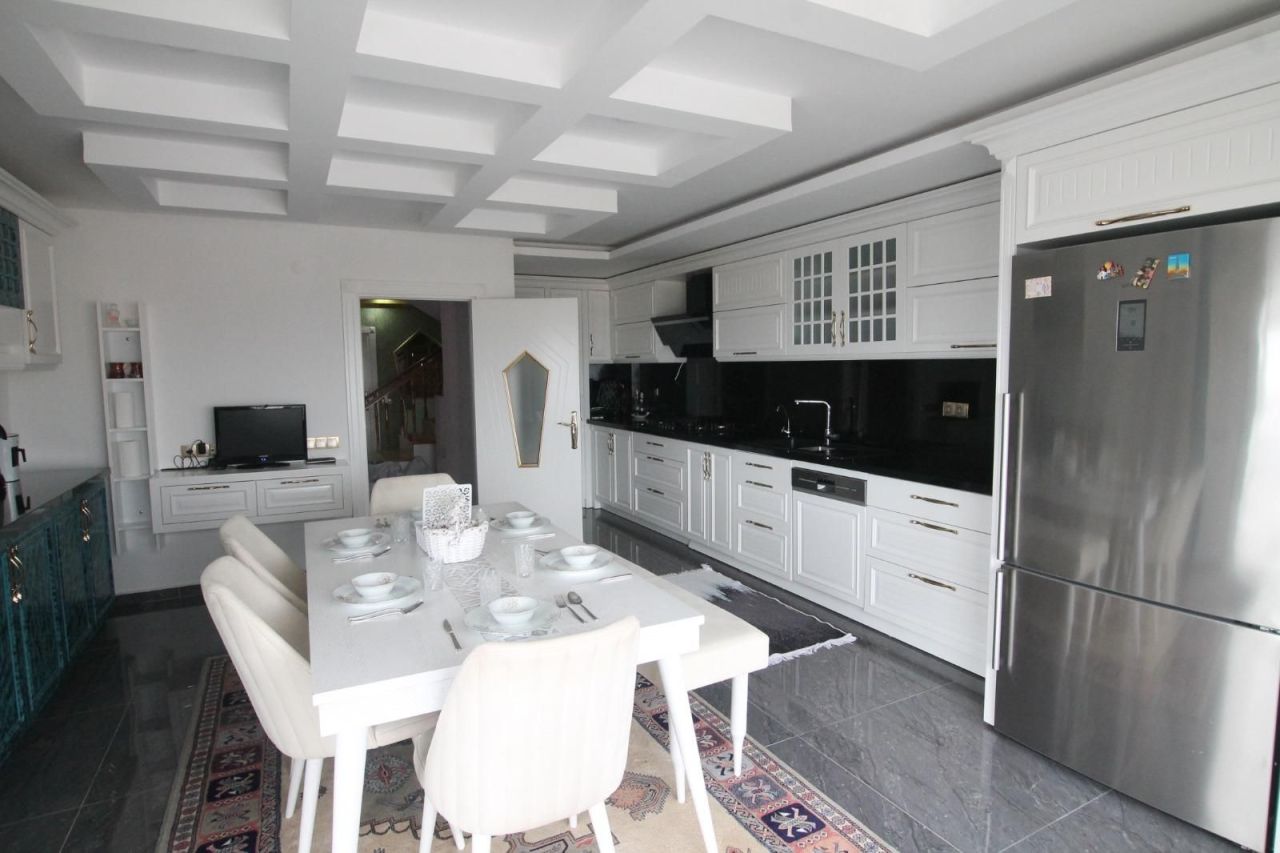 Пентхаус в Алании, Турция, 450 м² - фото 1