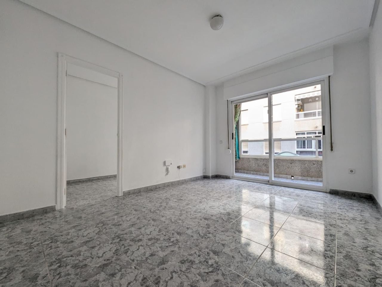 Квартира в Торревьехе, Испания, 60 м² - фото 1