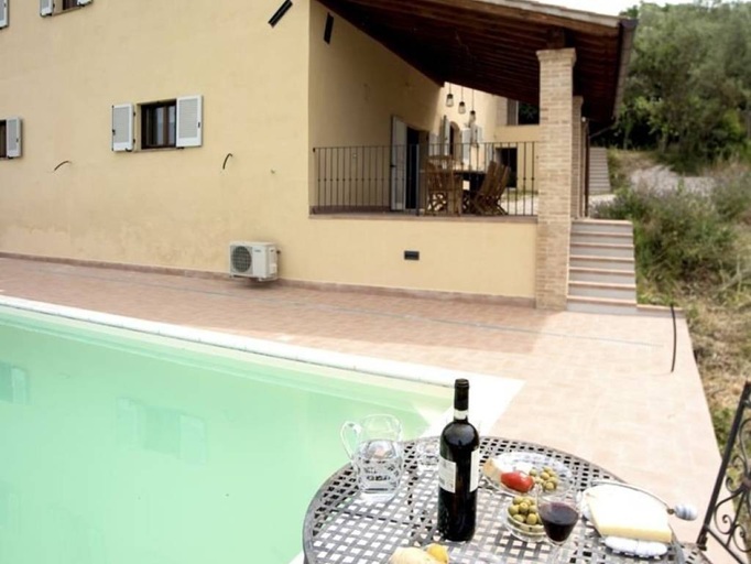 Вилла в Нарни, Италия, 369 м² - фото 2