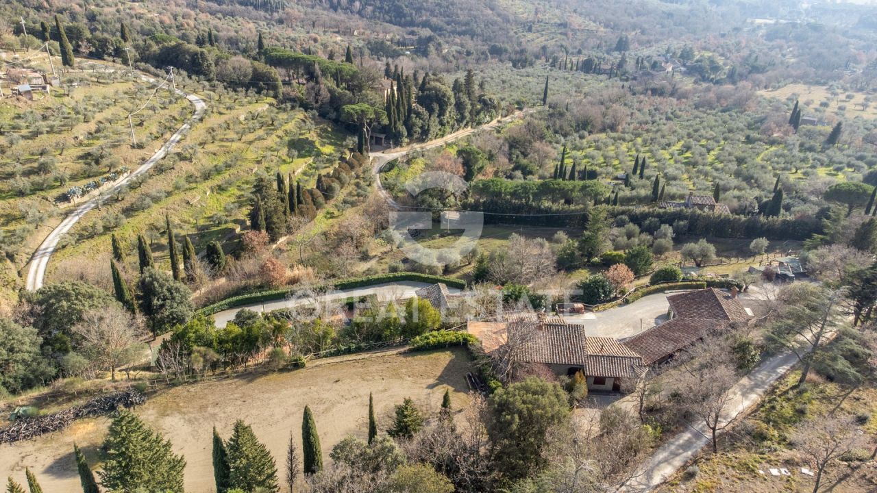 Дом в Кортоне, Италия, 491.6 м² - фото 6