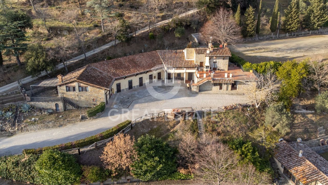 Дом в Кортоне, Италия, 491.6 м² - фото 8