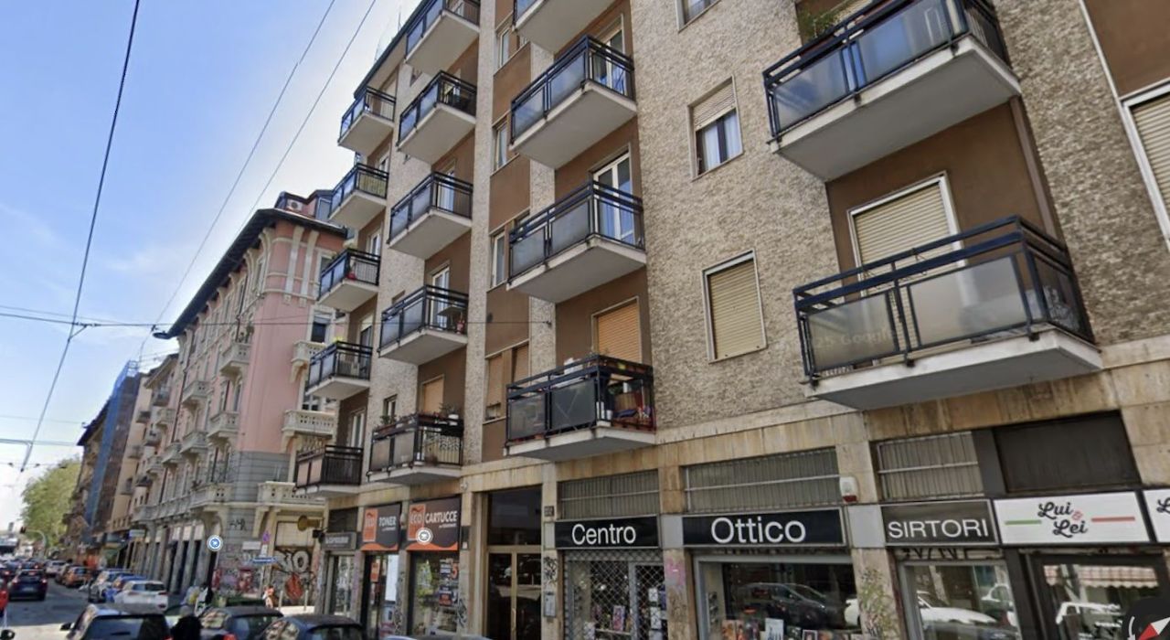 Магазин в Милане, Италия, 74 м² - фото 1