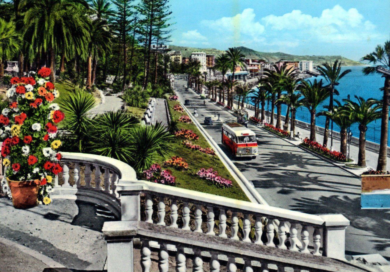 Апартаменты в Империи, Италия, 100 м² - фото 1