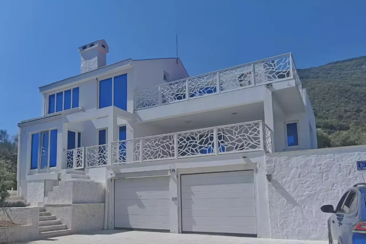 Дом в Дженовичах, Черногория, 192 м² - фото 1