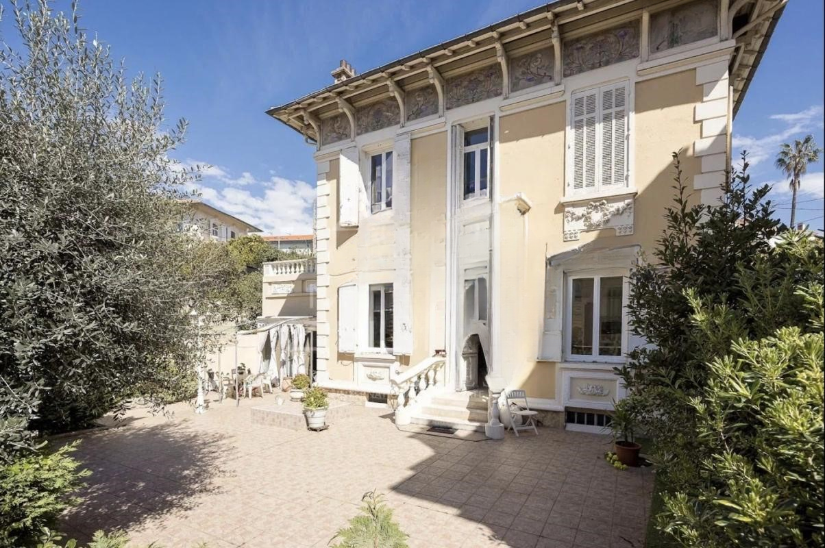 Квартира в Каннах, Франция, 200 м² - фото 1