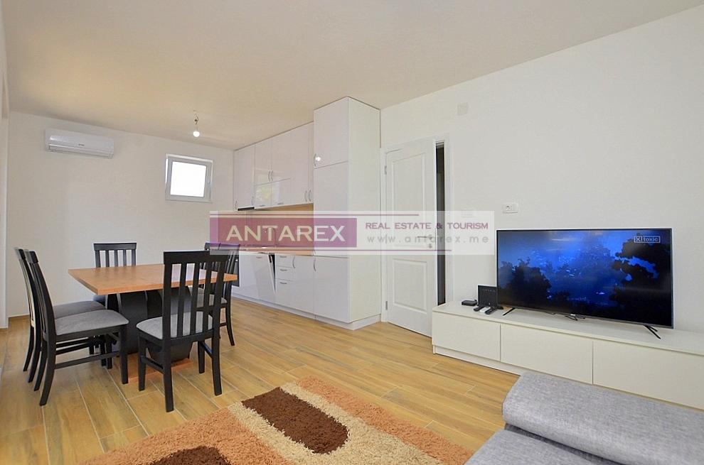 Апартаменты в Игало, Черногория, 49 м² - фото 1