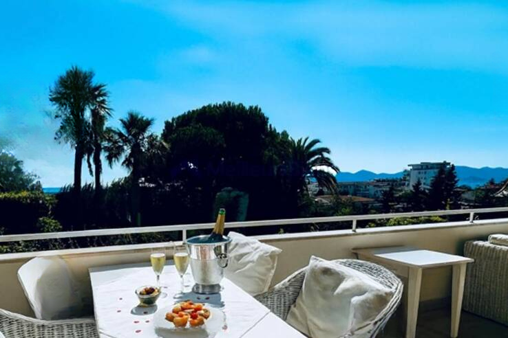 Квартира в Каннах, Франция, 83 м² - фото 2