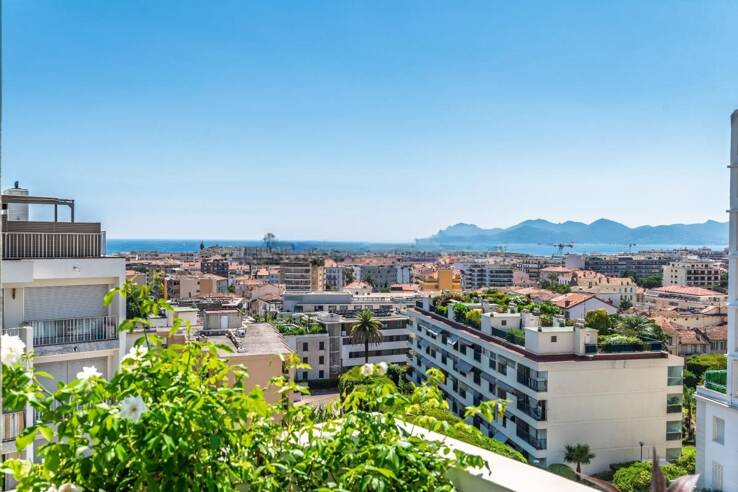 Квартира в Каннах, Франция, 93 м² - фото 2