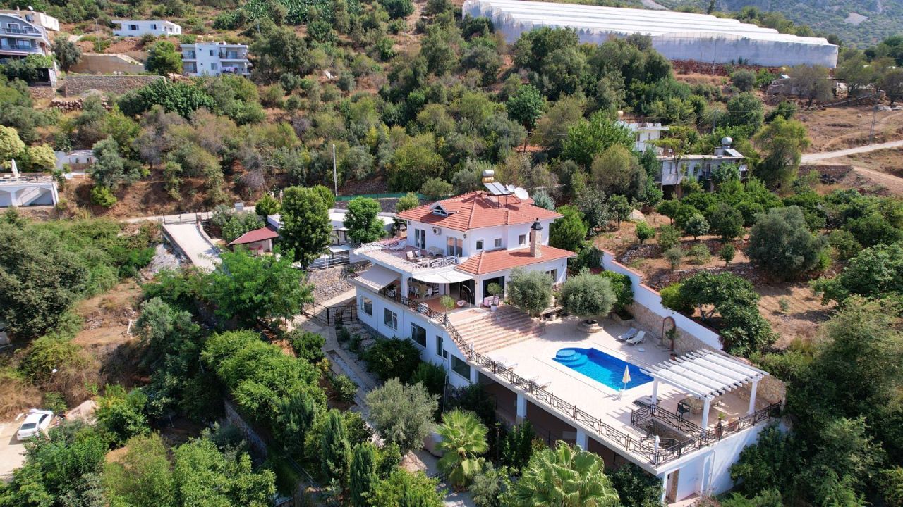 Вилла в Алании, Турция, 430 м² - фото 1