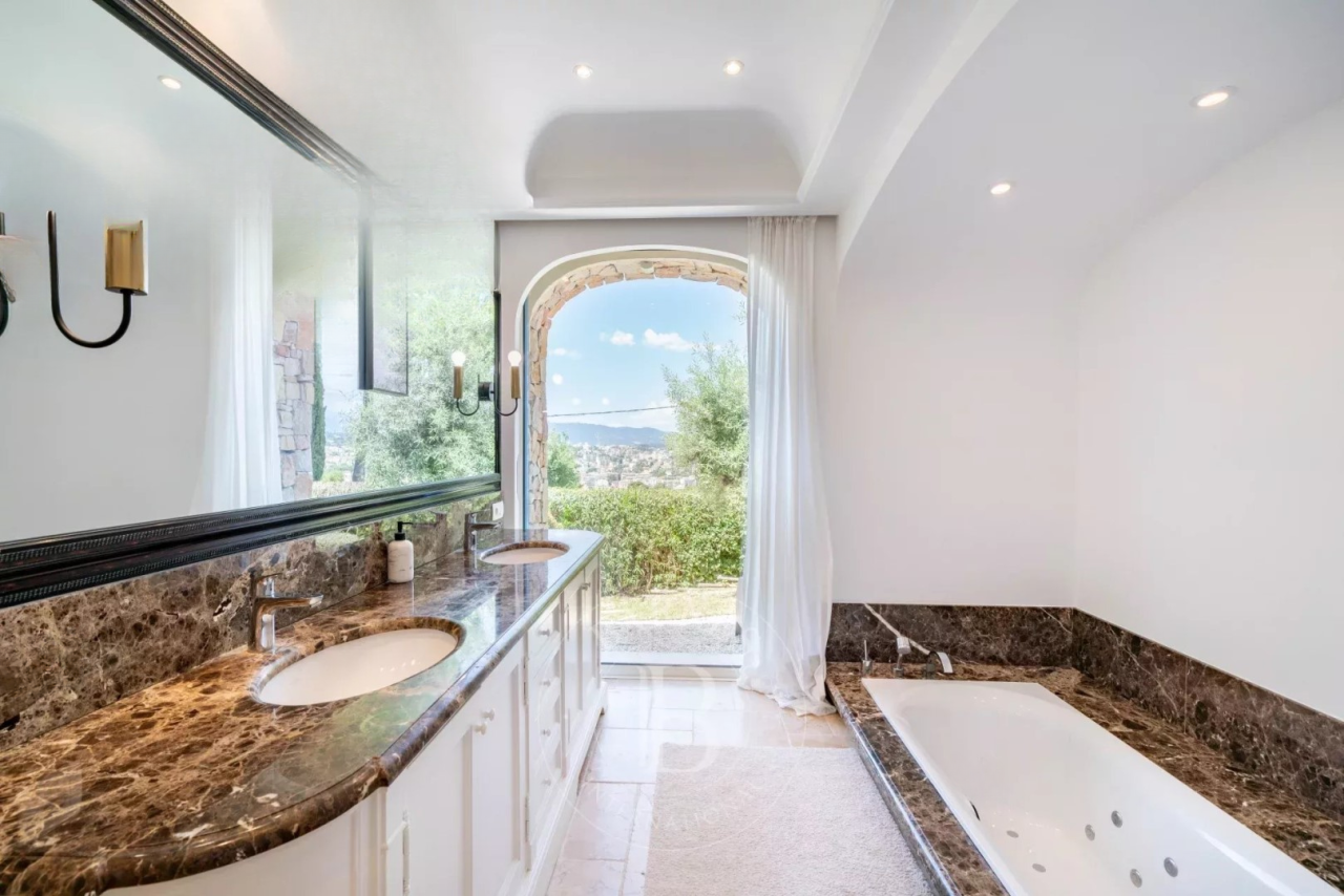 Квартира в Каннах, Франция, 200 м² - фото 8