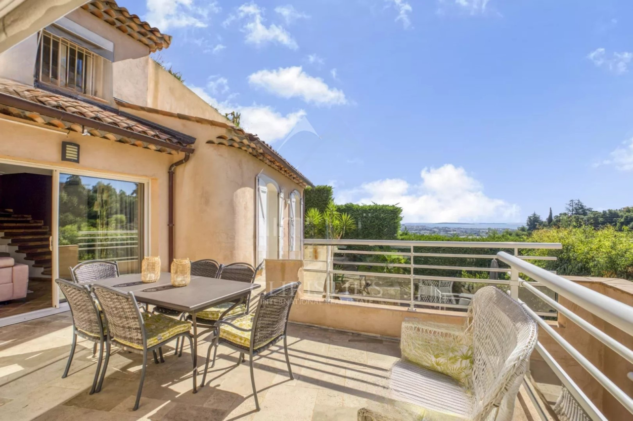 Квартира в Каннах, Франция, 221 м² - фото 1