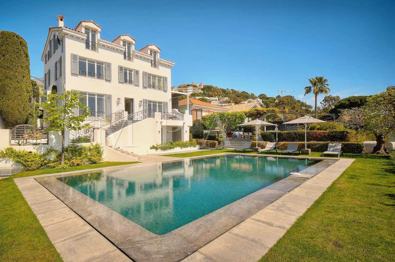 Квартира в Каннах, Франция, 450 м² - фото 1