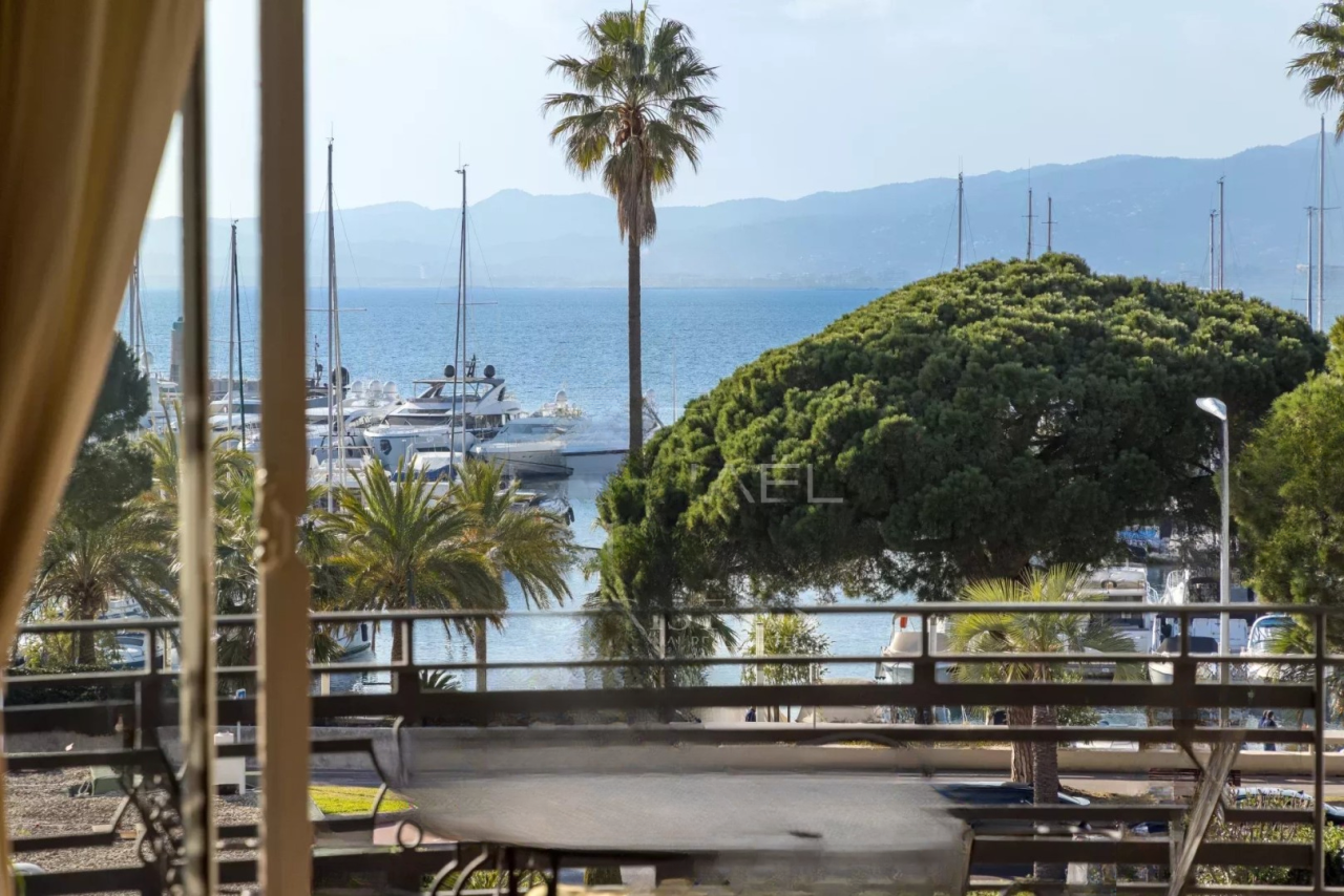 Квартира в Каннах, Франция, 102 м² - фото 1