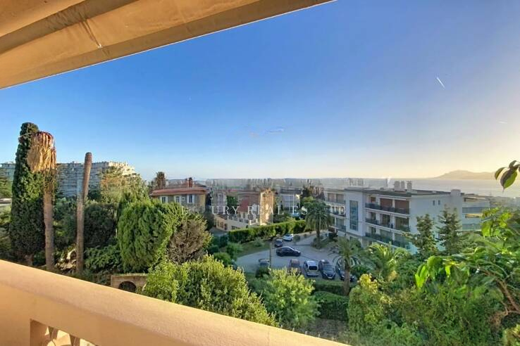 Квартира в Каннах, Франция, 100 м² - фото 1