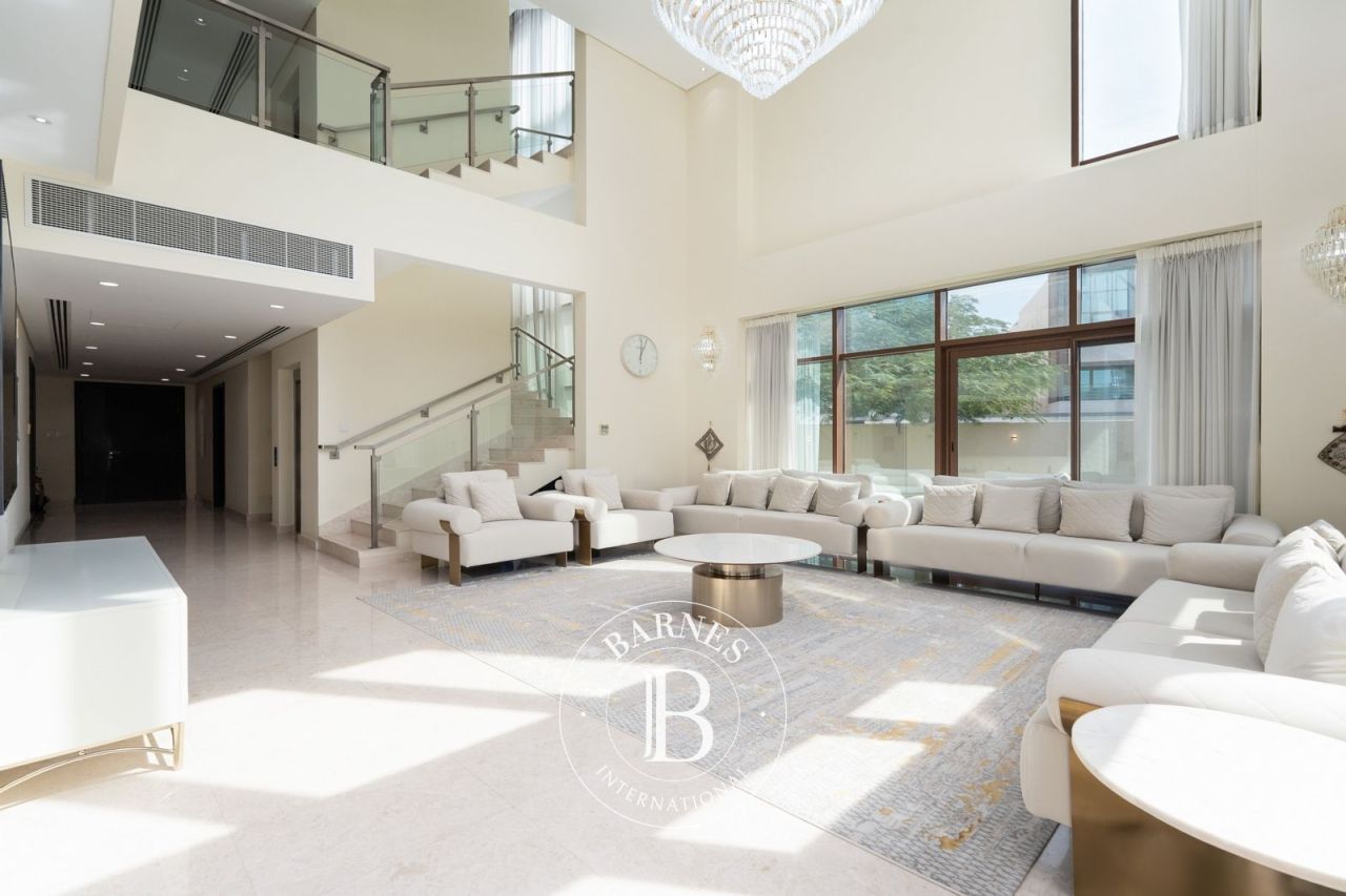 Вилла в Дубае, ОАЭ, 679.6 м² - фото 1