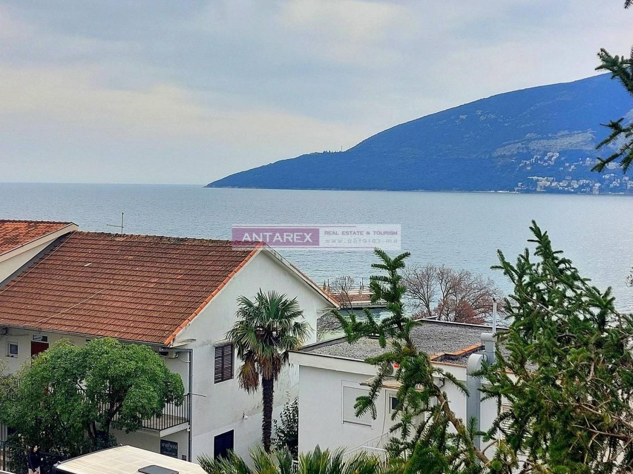 Вилла в Херцег-Нови, Черногория, 153 м² - фото 1