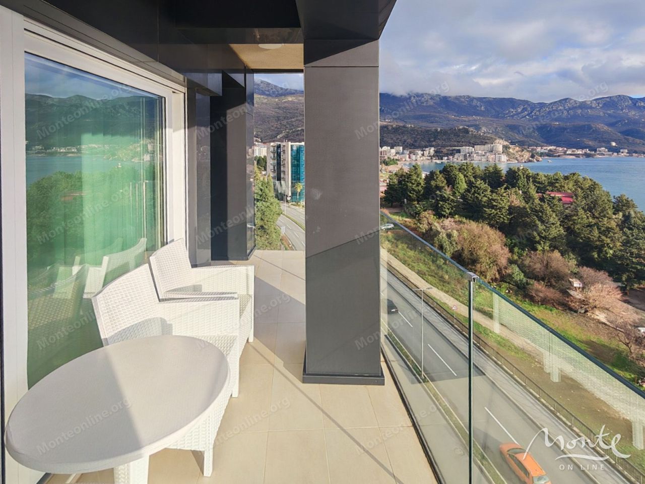 Апартаменты в Бечичи, Черногория, 83 м² - фото 1