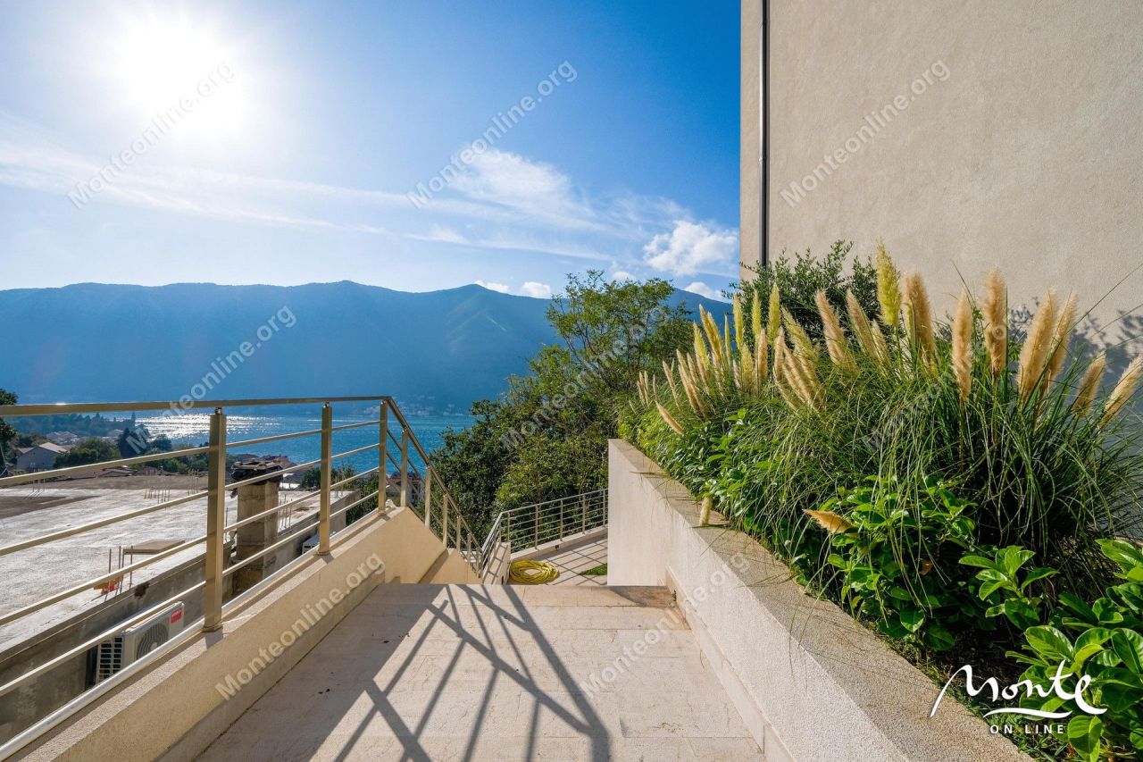 Апартаменты в Доброте, Черногория, 103 м² - фото 8