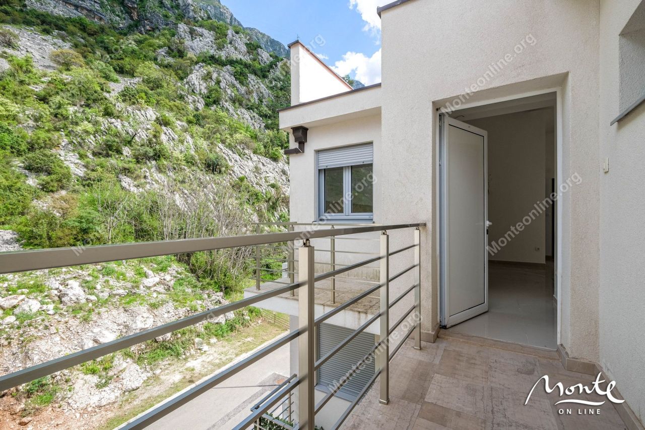 Апартаменты в Доброте, Черногория, 103 м² - фото 11