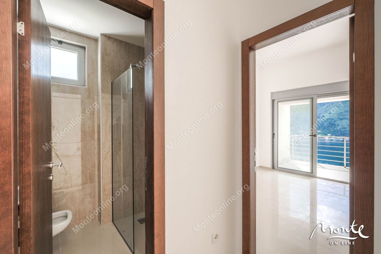 Апартаменты в Доброте, Черногория, 103 м² - фото 17