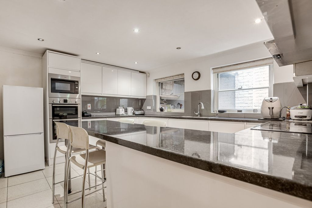 Квартира в Лондоне, Великобритания, 215 м² - фото 9