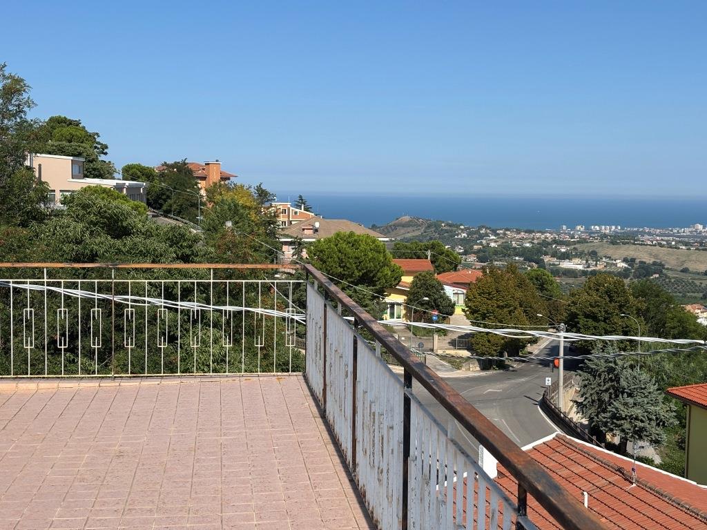 Квартира в Читта-Сант-Анджело, Италия, 78 м² - фото 12