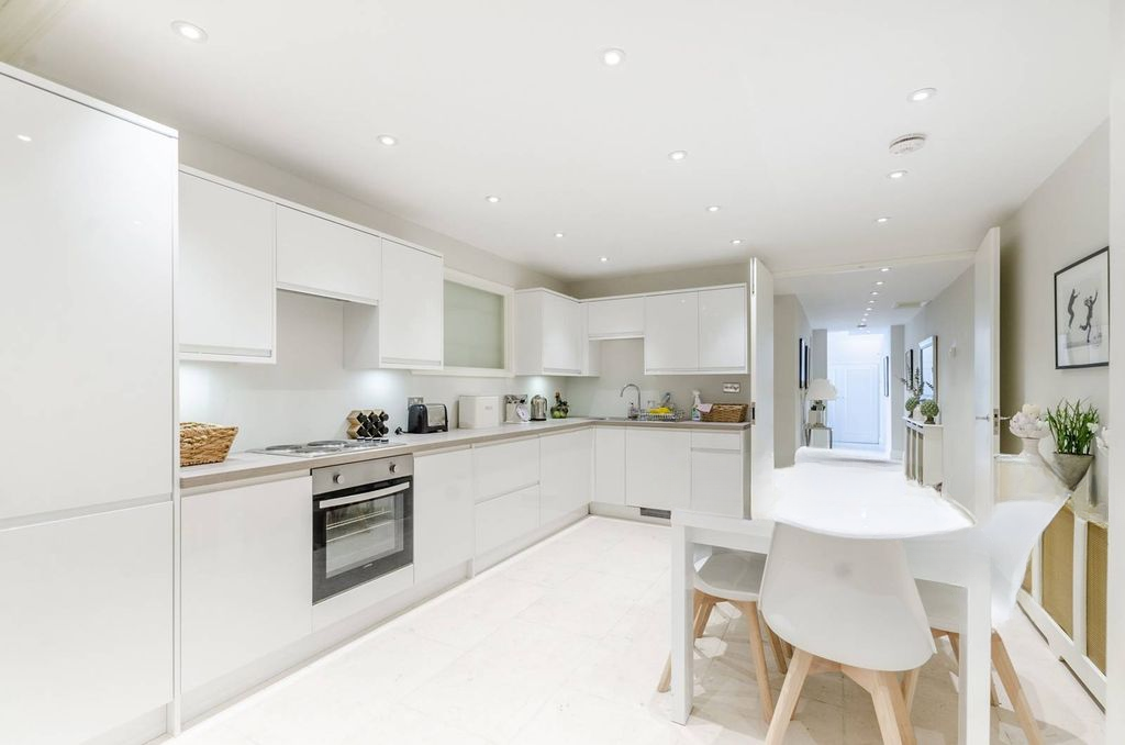 Квартира в Лондоне, Великобритания, 110 м² - фото 1