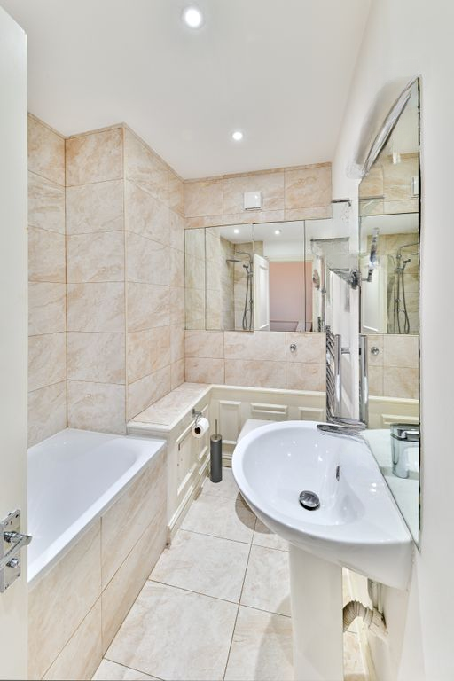 Квартира в Лондоне, Великобритания, 68 м² - фото 1