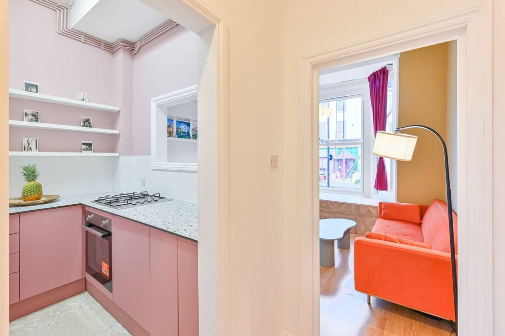 Квартира в Лондоне, Великобритания, 35 м² - фото 1