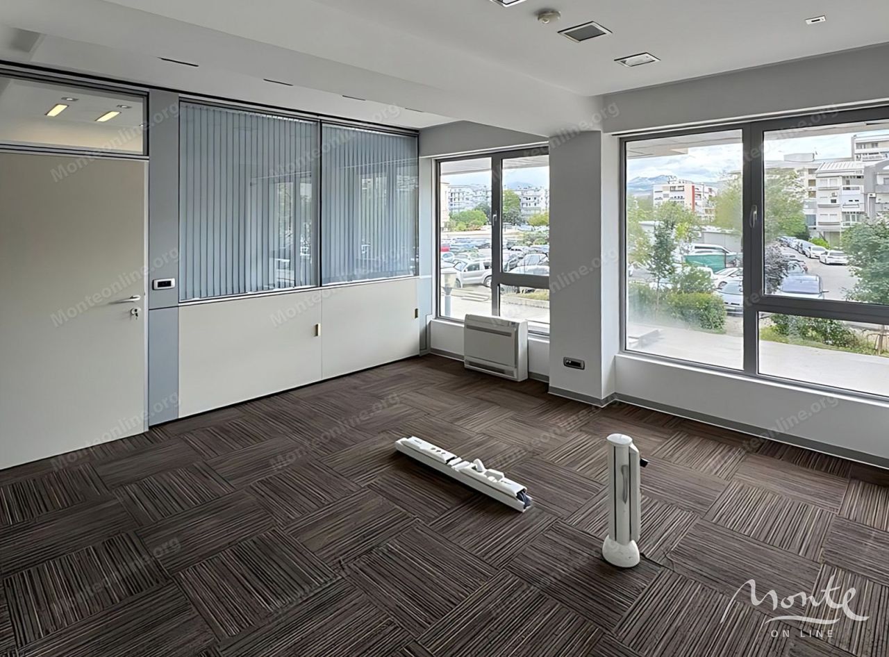 Отель, гостиница в Подгорице, Черногория, 80 м² - фото 1