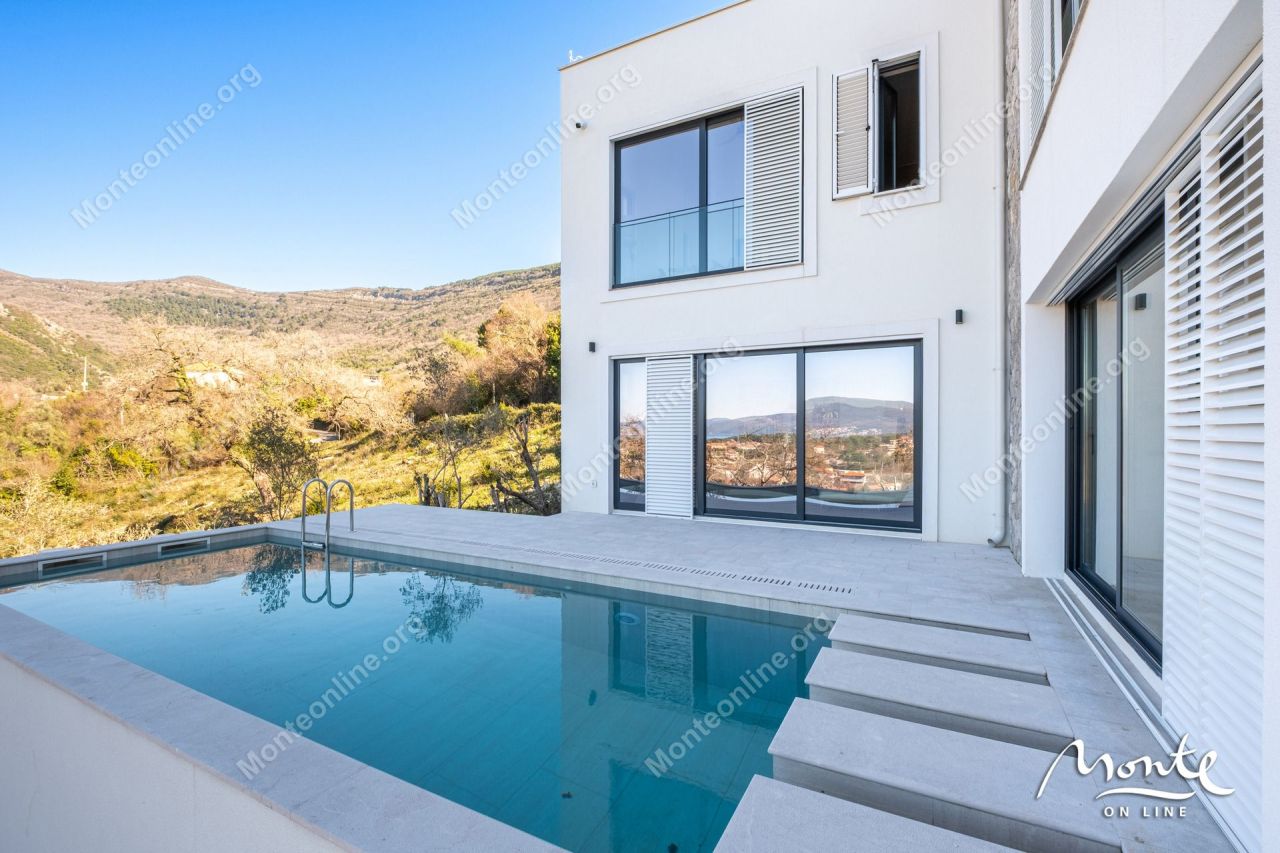 Вилла в Каваче, Черногория, 240 м² - фото 2