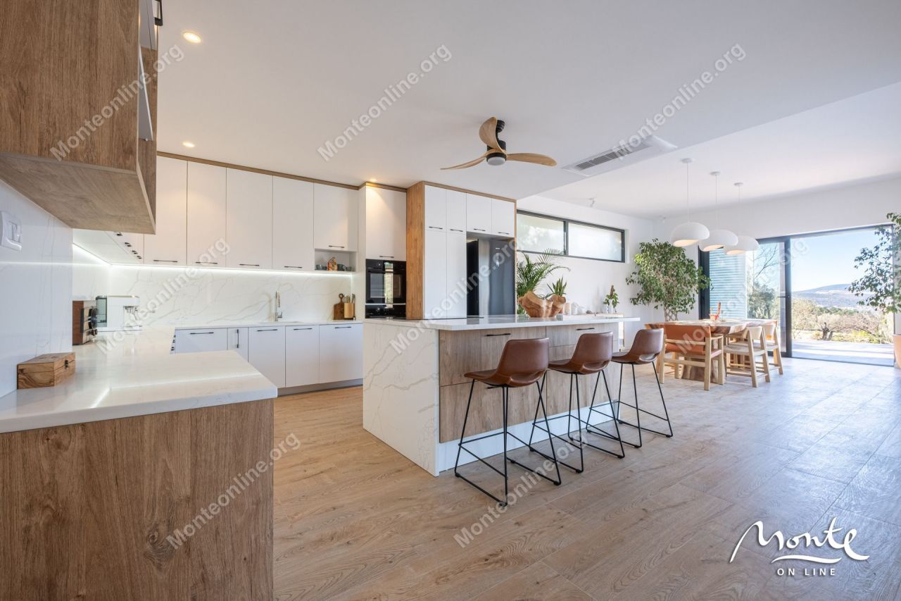 Вилла в Каваче, Черногория, 240 м² - фото 9