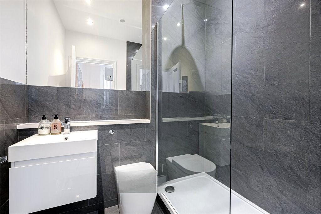 Квартира в Лондоне, Великобритания, 8 м² - фото 5