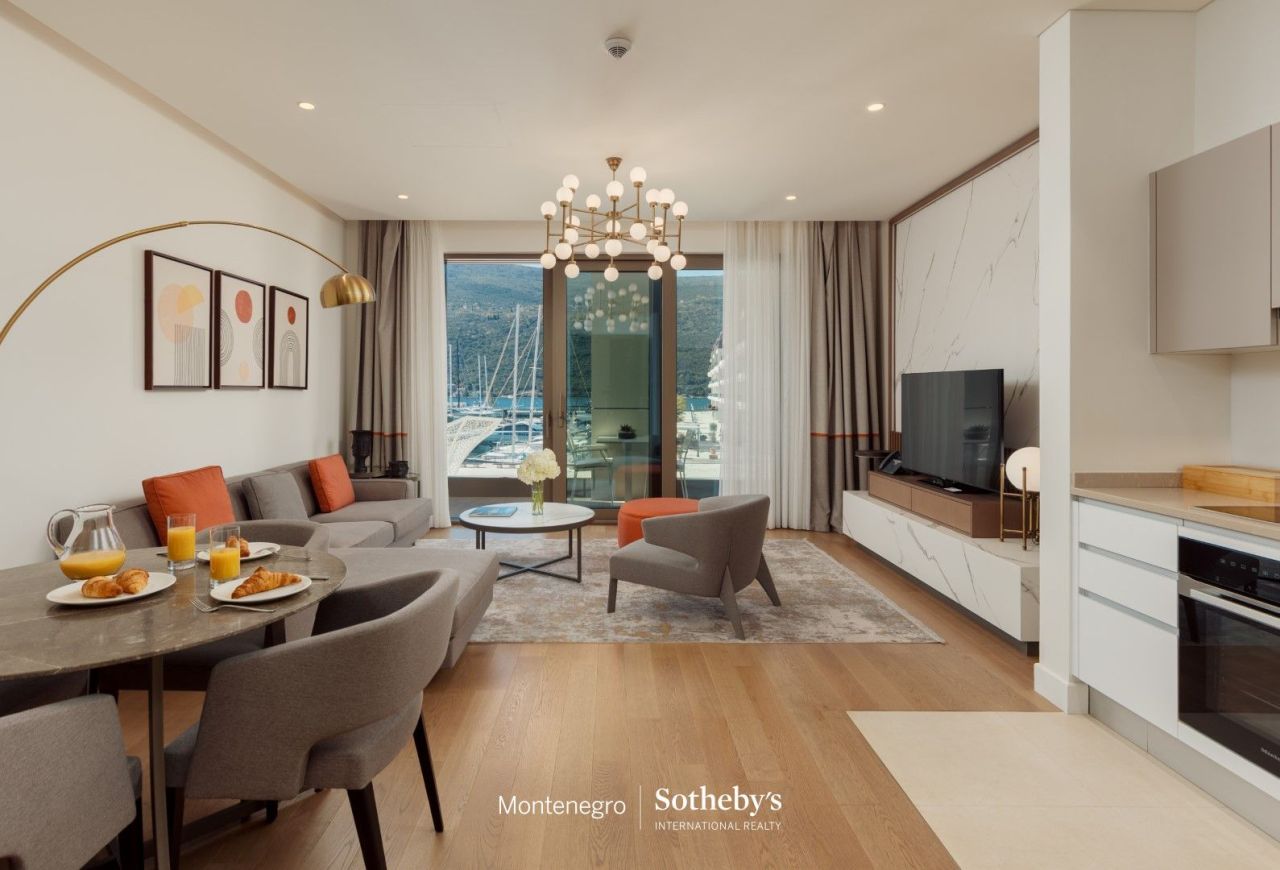 Апартаменты в Херцег-Нови, Черногория, 78 м² - фото 1