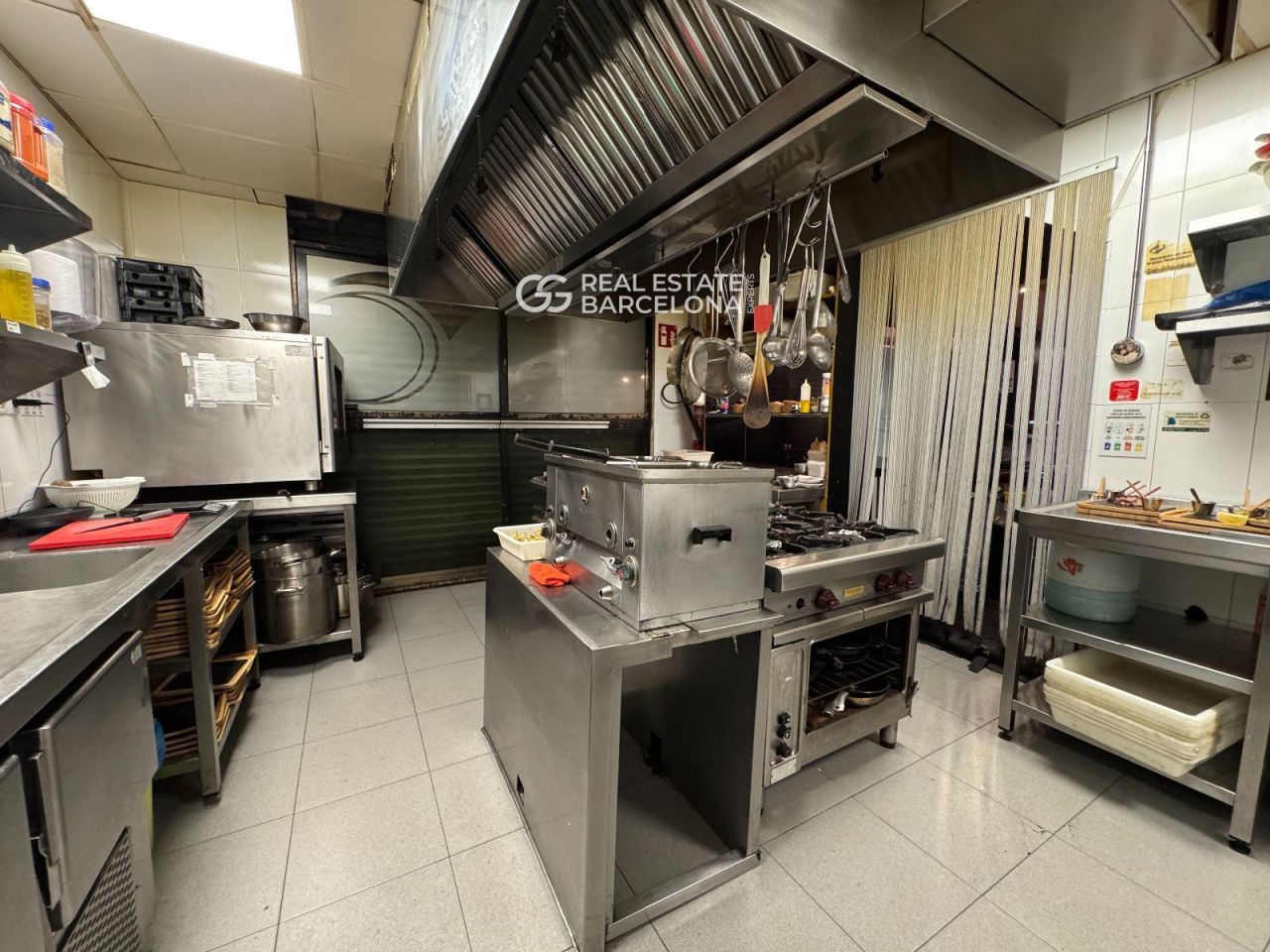 Магазин в Барселоне, Испания, 125 м² - фото 8