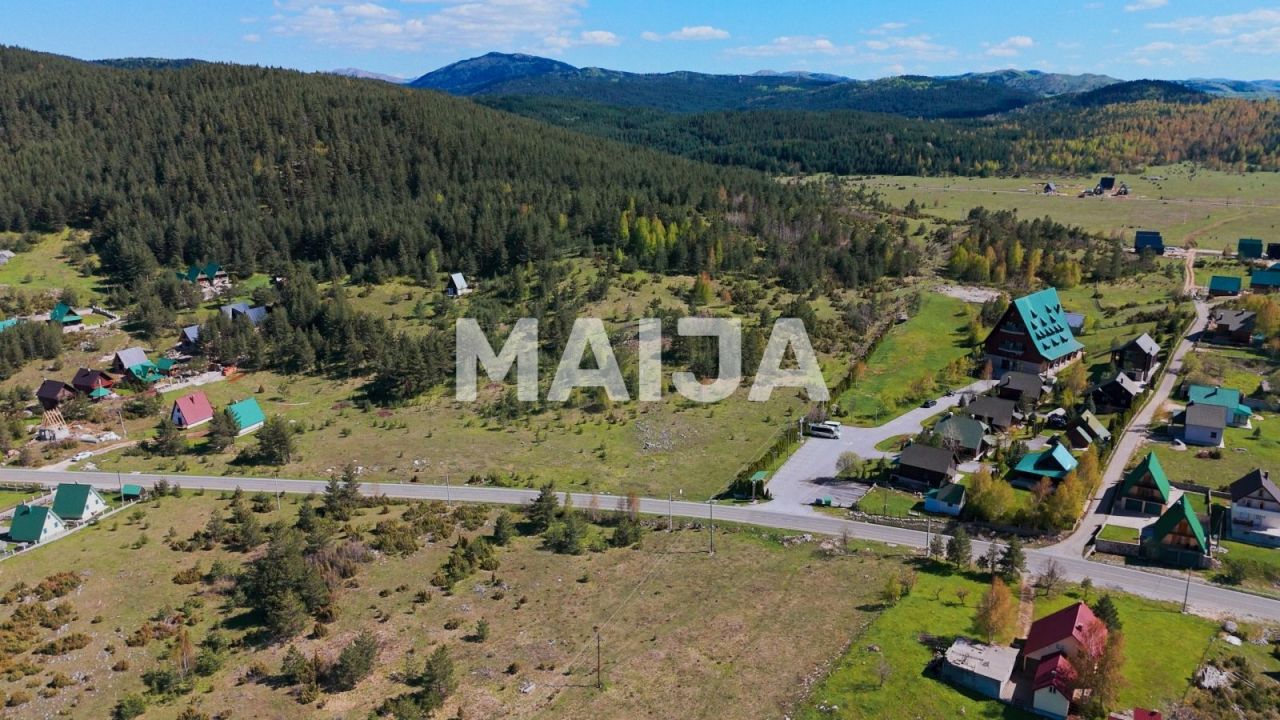 Земля в Жабляке, Черногория, 8 300 м² - фото 9