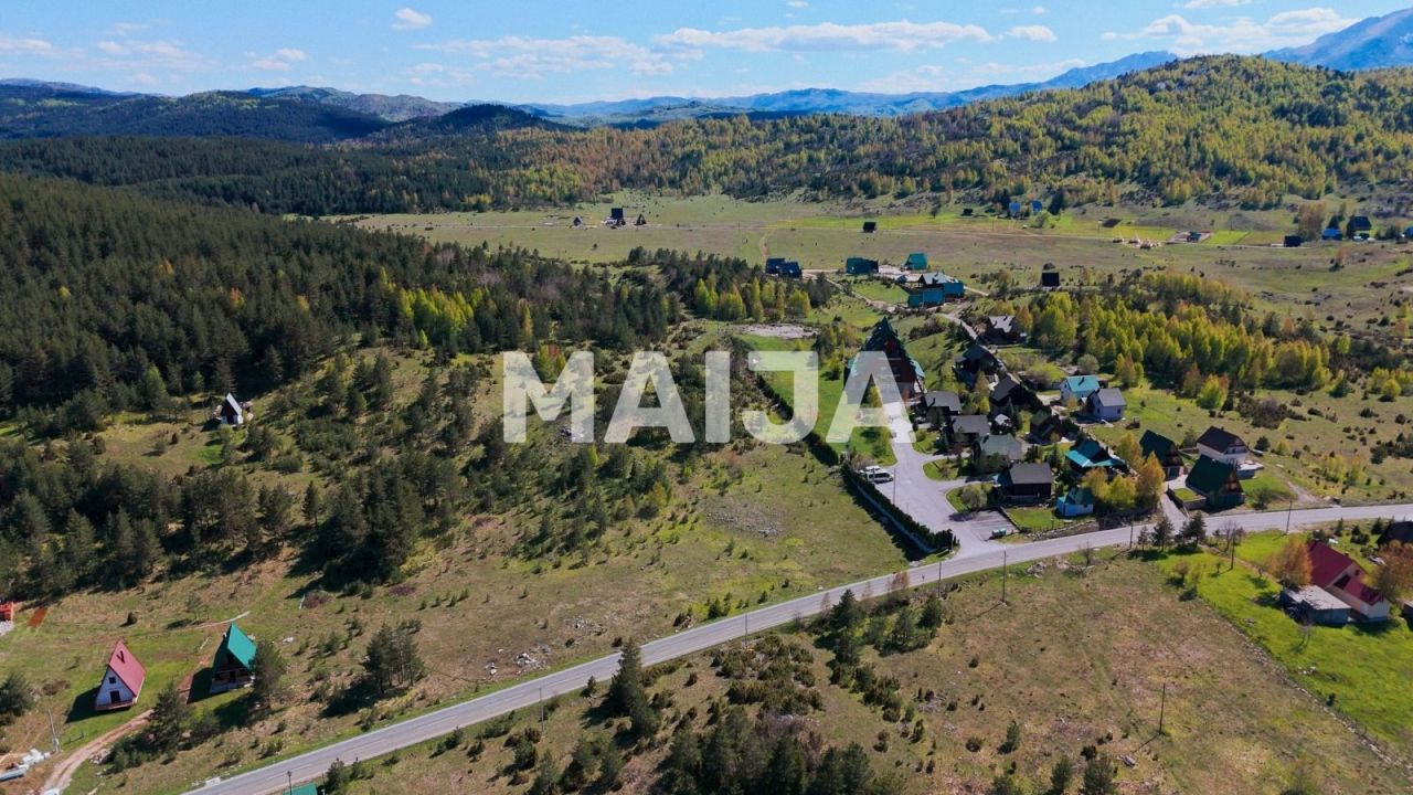 Земля в Жабляке, Черногория, 8 300 м² - фото 10