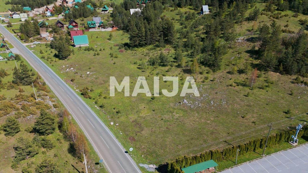 Земля в Жабляке, Черногория, 8 300 м² - фото 11