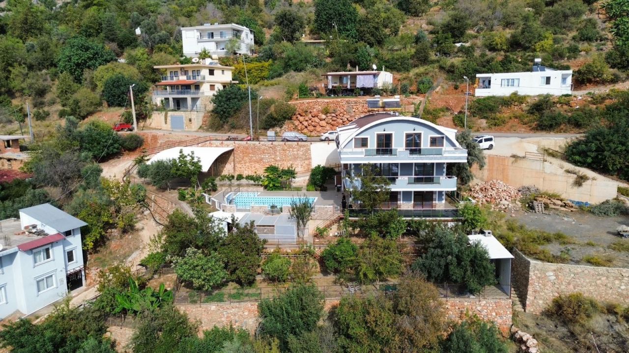 Вилла в Алании, Турция, 550 м² - фото 1