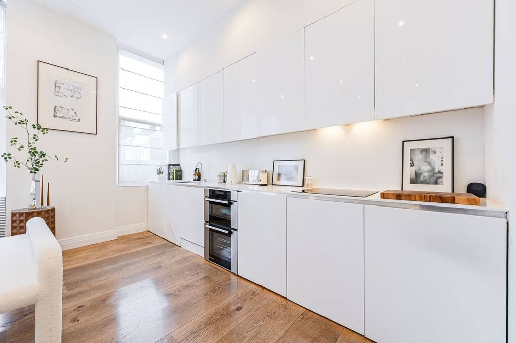 Квартира в Лондоне, Великобритания, 60 м² - фото 15